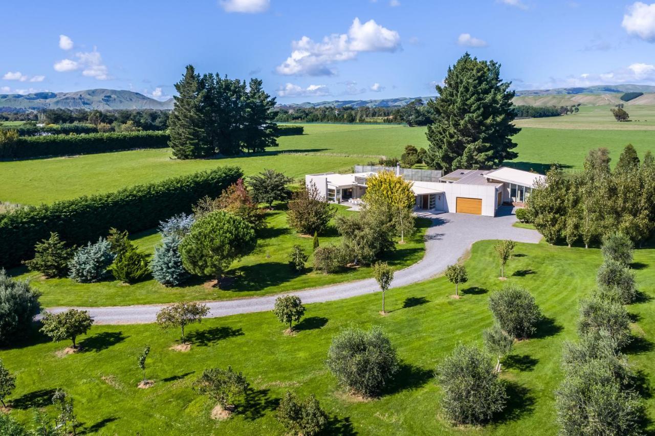 Paradise On Campbell Martinborough Exterior photo
