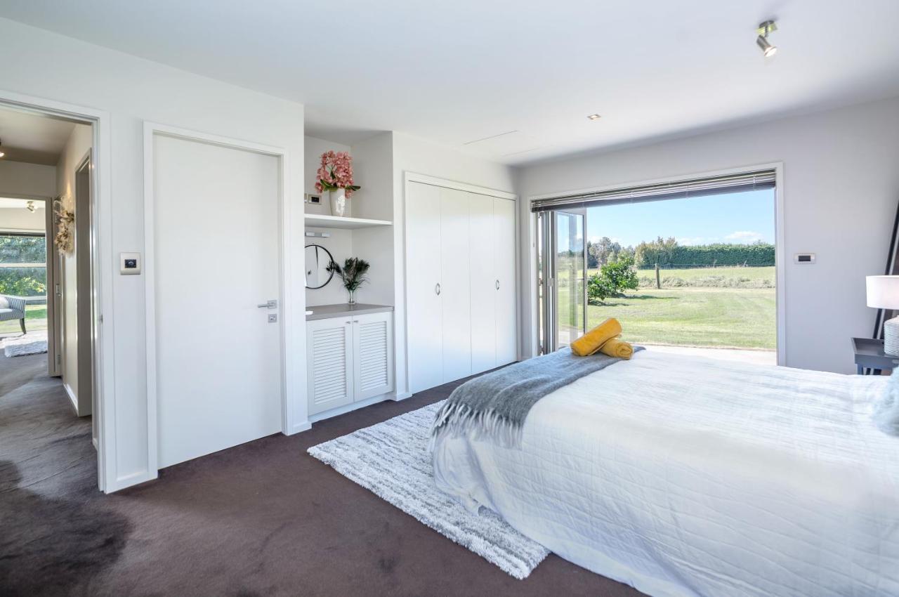 Paradise On Campbell Martinborough Exterior photo