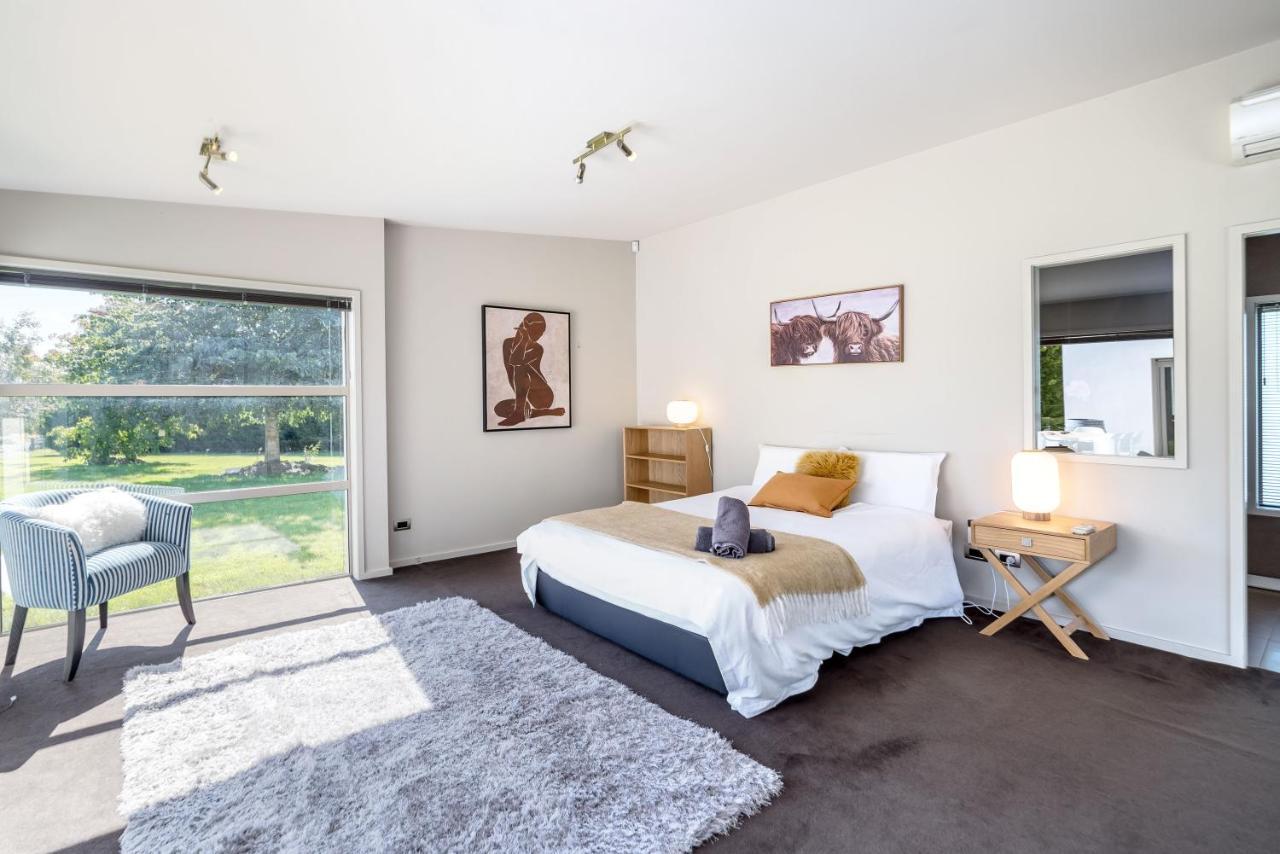 Paradise On Campbell Martinborough Exterior photo